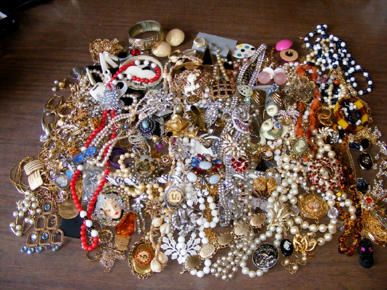 14 LBS VINTAGE JEWELRY LOT RHINESTONES MAKING REPAIR CRAFTS READY TO ...